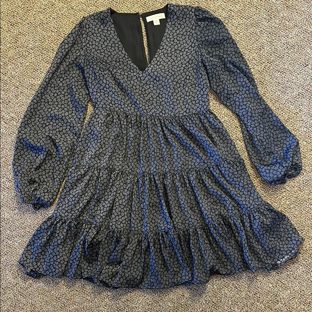 Elegant Black and Gray Patterned Dress